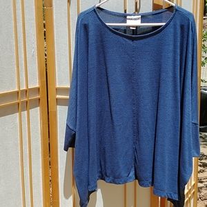 Batwing blouse, loose, flowy, super comfy